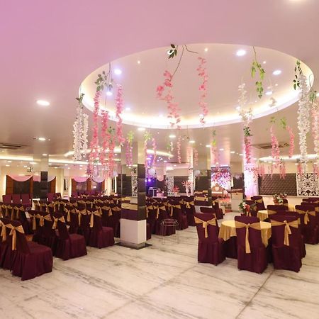 Hotel The Leaf - Gomti Nagar Lucknow Exterior foto