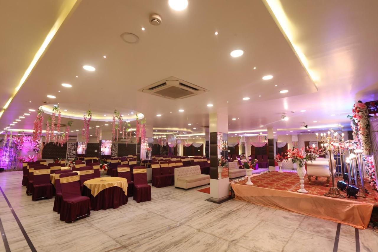 Hotel The Leaf - Gomti Nagar Lucknow Exterior foto