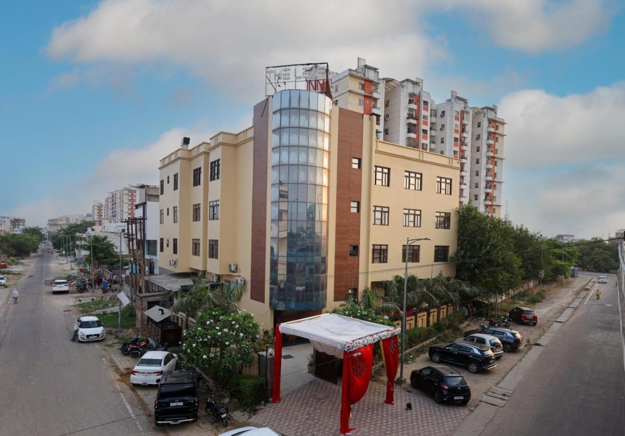 Hotel The Leaf - Gomti Nagar Lucknow Exterior foto