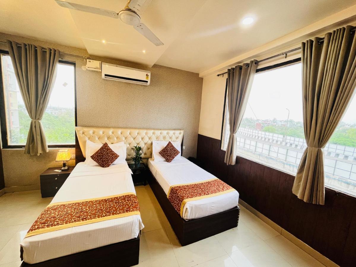 Hotel The Leaf - Gomti Nagar Lucknow Exterior foto